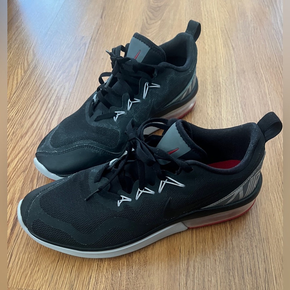 Nike Air Max Fury womens 8.5 Black Running Shoes